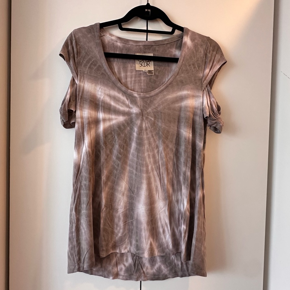Chaser Short Sleeve Tie-Dye Cold Shoulder Tee - Gray